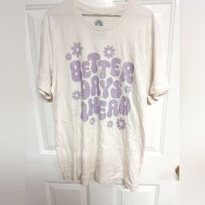 🦄Cream T-Shirt with Purple Graphic Size S/M